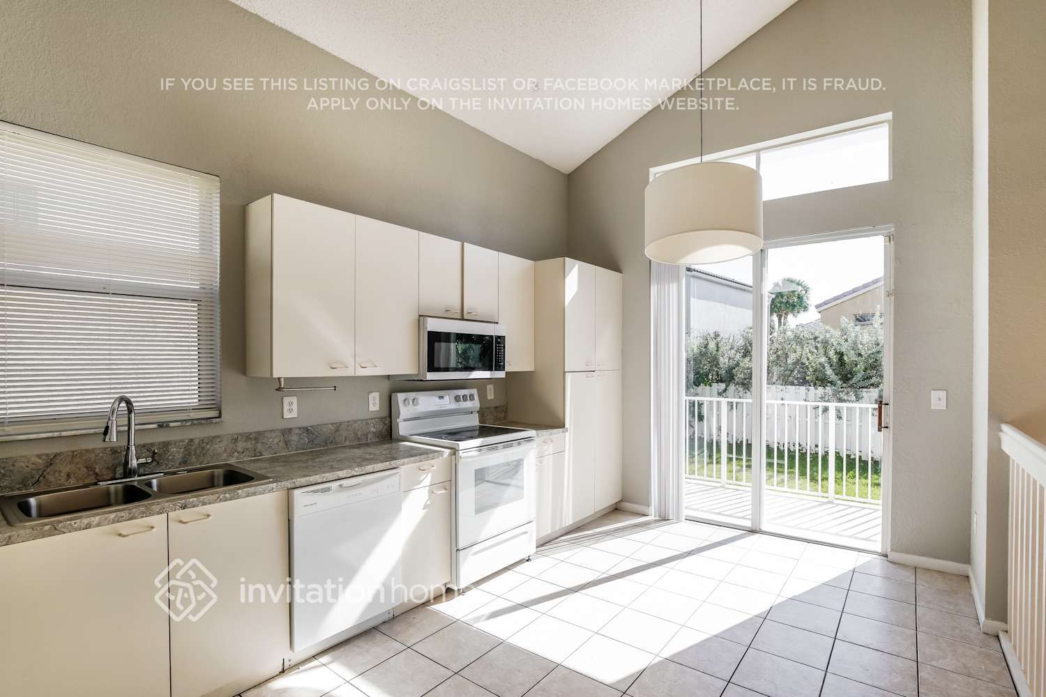 Building Photo - 15860 NW 14th Rd