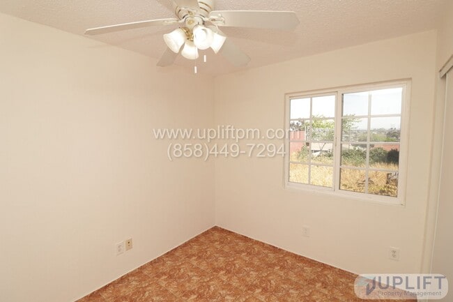 Building Photo - 3-Bedroom, 2-Bathroom w/ Garage + Washer/D...