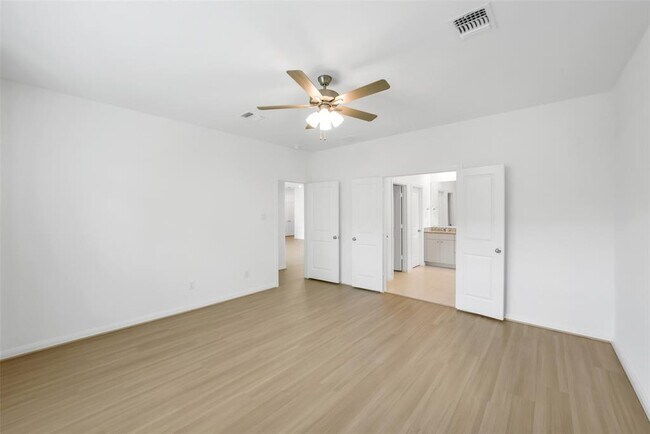 Building Photo - 13311 Campos Dr
