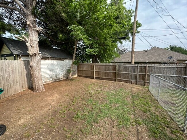 Building Photo - 2907 NW 19th St