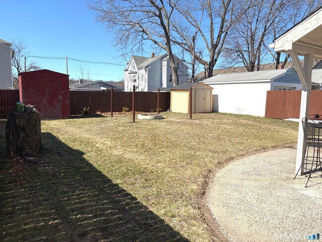 Building Photo - 137 Clifton St