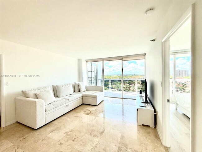 Building Photo - 20505 E Country Club Dr