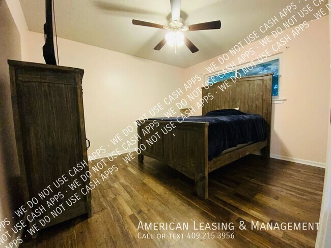 Building Photo - Perfect Home for anyone looking for a blen...