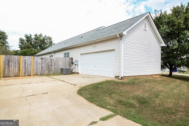 Building Photo - 8 Arendt Park Ln