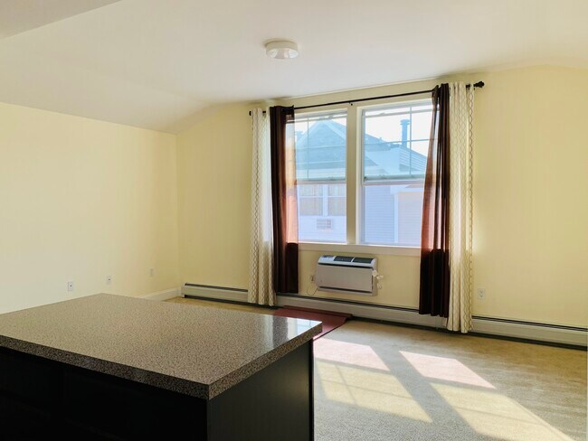 Building Photo - 104 Cove Ct