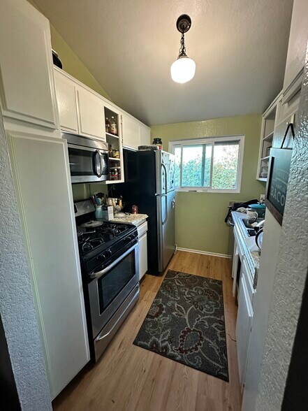 Building Photo - 7439 Woodman Ave