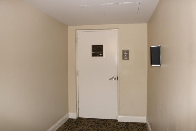 Building Photo - 600 S Dixie Hwy