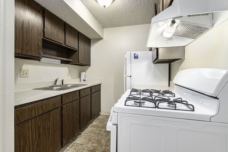 Glen Oaks Apartments 410 Glen Oaks Dr Muskegon MI 49442 Apartment