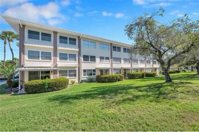 Building Photo - 1235 S Highland Ave