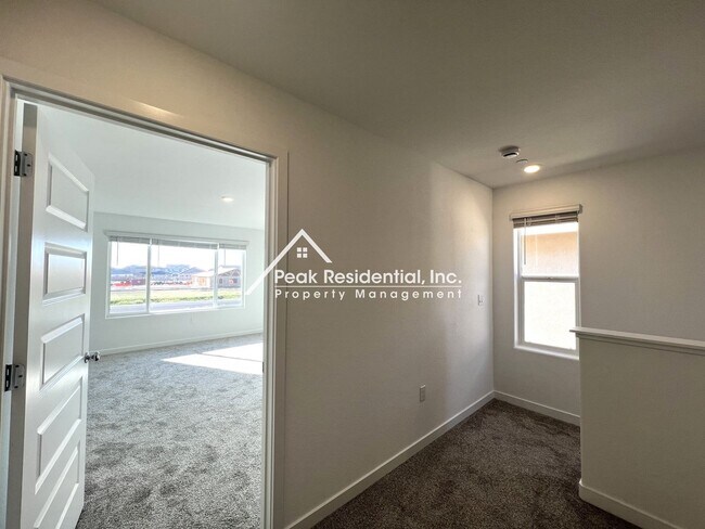 Building Photo - Brand New 4bd/2.5a Elk Grove Home-Must See!