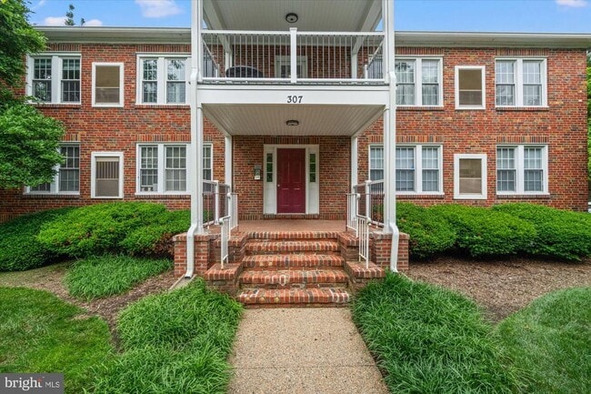 Building Photo - 307 E Duncan Ave