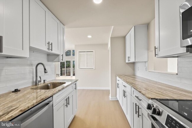 Building Photo - 2520 Linwood Ln