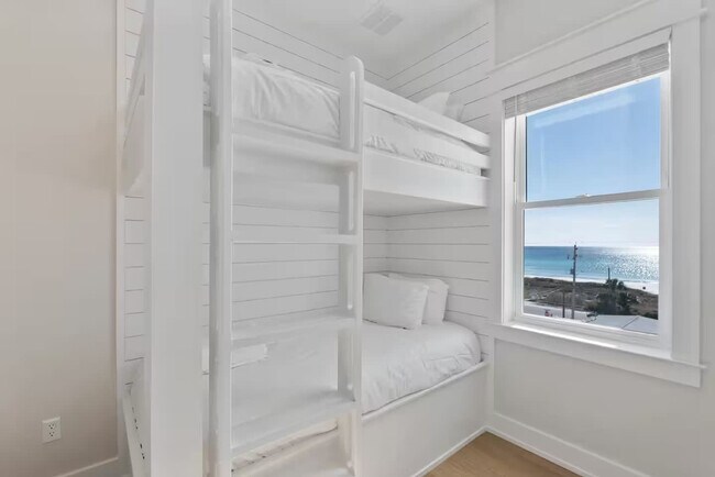 Building Photo - 107 Benicia Pl