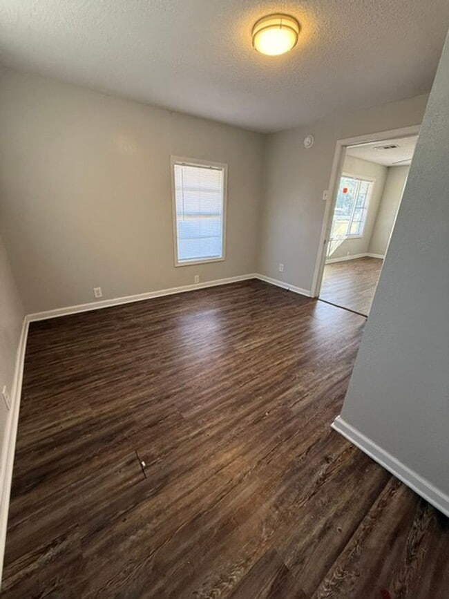 Building Photo - Simple & Comfortable 3 Bedroom Home in Iowa, LA with Large Yard!