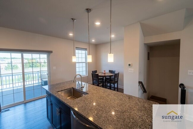 Building Photo - 1408 Onnesta Ct
