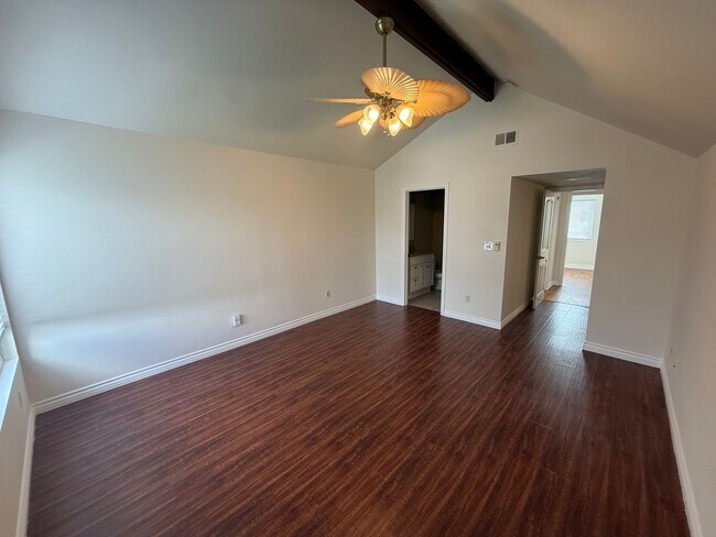 Building Photo - Gorgeous and Upgraded 4 Bed, 2.5 Bath Two-Story in Villa Portofino!