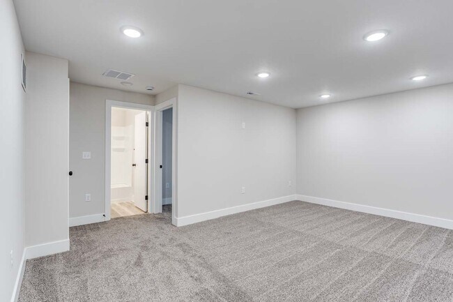 Building Photo - 8541 W 37th St N