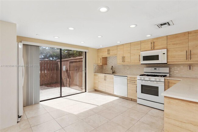 Building Photo - 11466 SW 109th Rd