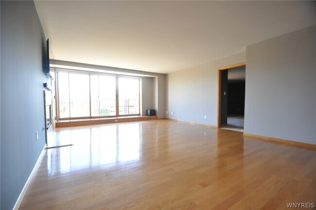 Building Photo - 40 Waterfront Cir