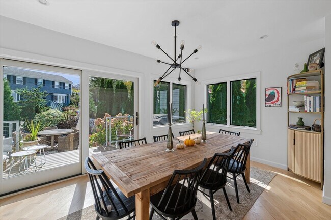 Building Photo - 99 Naugus Ave