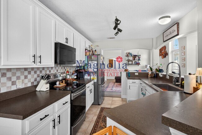 Building Photo - 3 bedrooms, 2 bathrooms in Richmond HIll's White Oak Subdivision! Close to I95, Savannah, Pooler ...