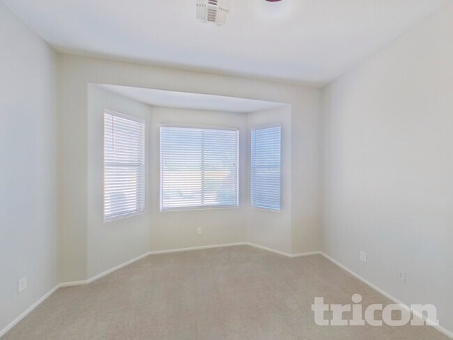 Building Photo - 17601 N Vera Cruz Ave