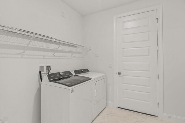 Building Photo - 5684 Hampton Park Cir