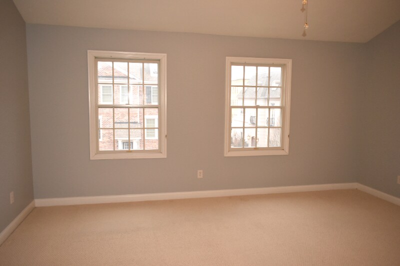 Building Photo - 2044 Broughton St