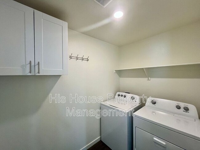 Building Photo - 5001 Abigar St