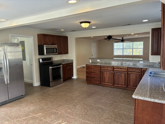 Building Photo - 10214 Marine View Dr