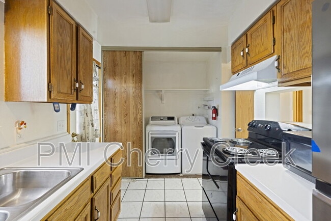 Building Photo - 2228 S Jasper Way