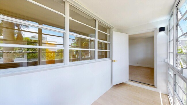 Building Photo - 1333 E Hallandale Beach Blvd