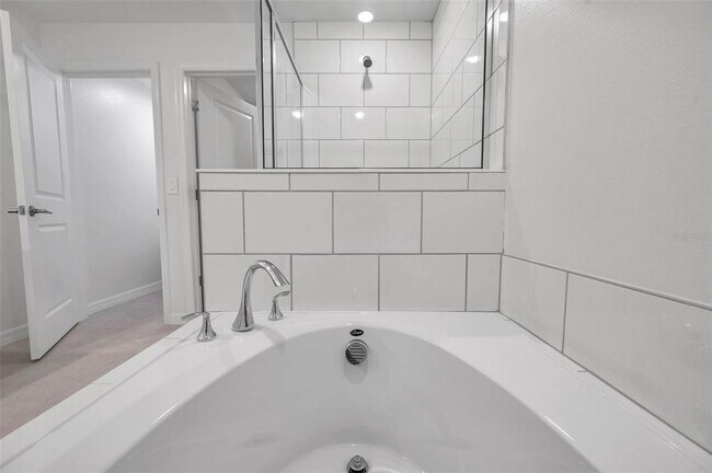 Building Photo - 9304 Bonita Mar Dr