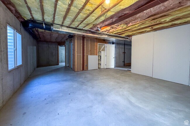 Building Photo - Amazing Cottonwood Heights 4bd/3ba home! G...