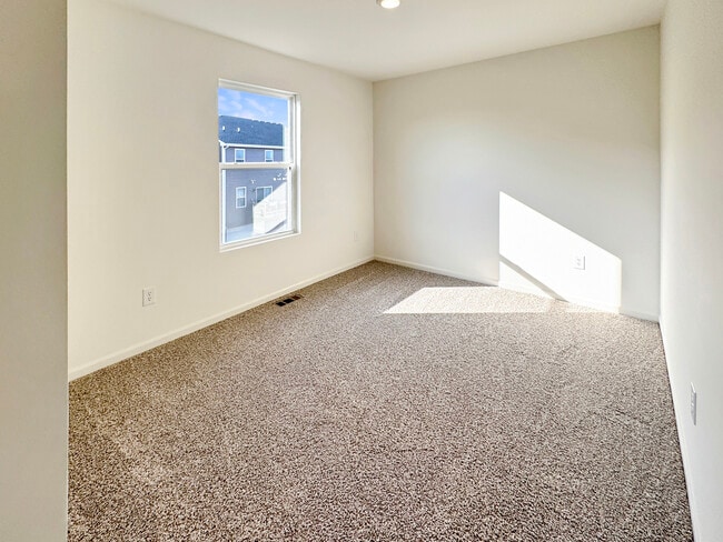 Building Photo - 2241 Sassafras Wy