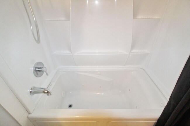 Building Photo - Rare 3-Bedroom, 2-Bath Condo in Sunny Sout...