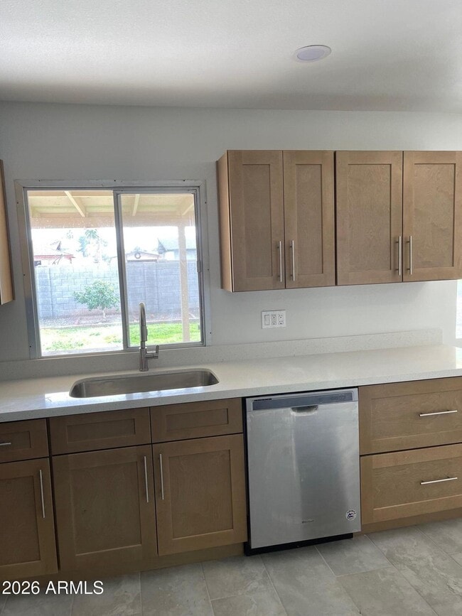 Building Photo - 1915 E Gemini Dr