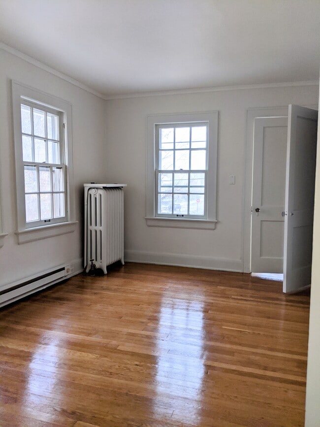 bedroom - 2640 W Saint James Pky