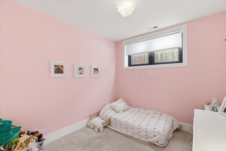 Building Photo - 3219 N Seminary Ave