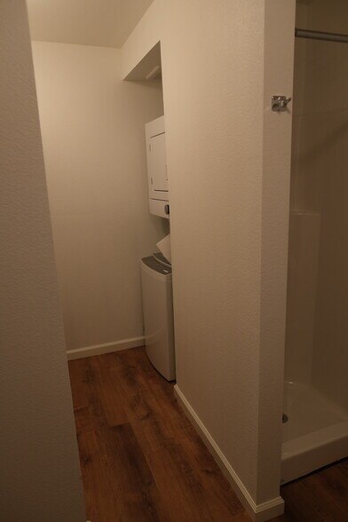 Building Photo - 520 S St