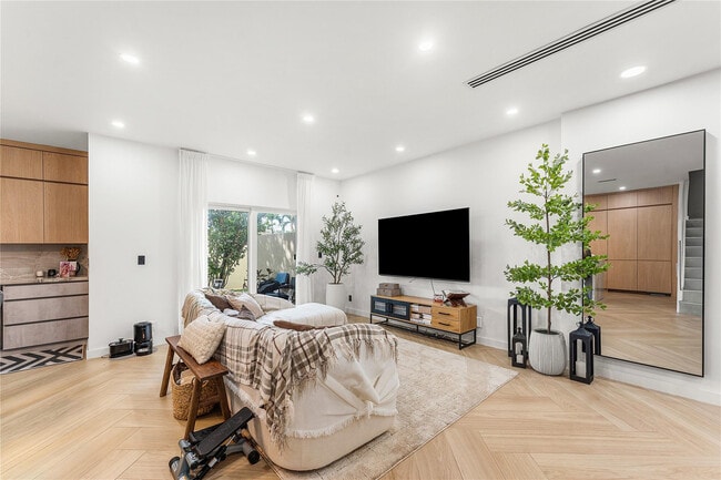 Building Photo - 11338 NW 33rd St