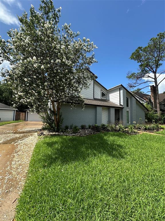 Building Photo - 2283 Woodland Springs St