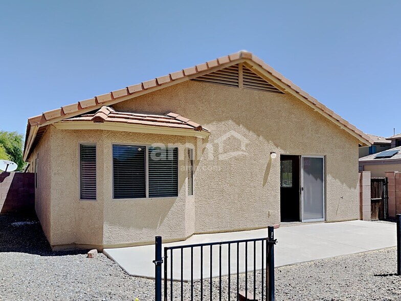 Building Photo - 641 W Flaming Arrow Dr