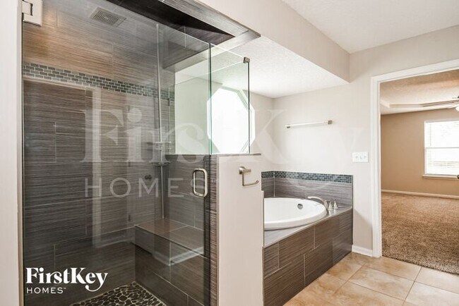Building Photo - 2921 Ravine Hill Dr