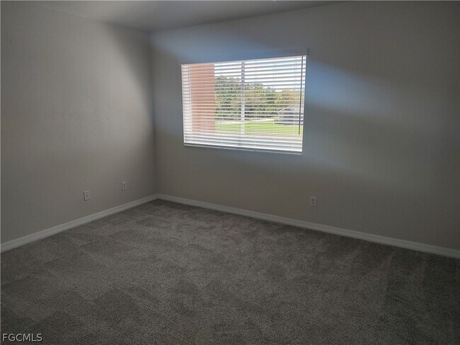 Building Photo - 2434 Laurentina Ln