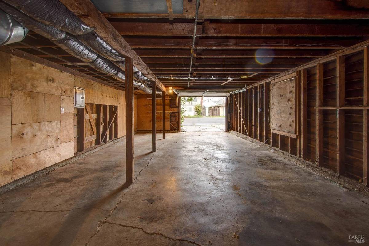 Building Photo - 1617 Georgia St