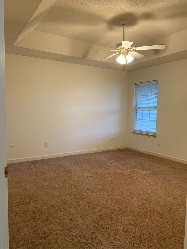 Building Photo - 179 Clusters Cir