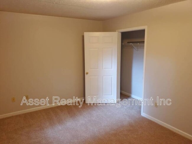 Building Photo - 1058 Martha Glass Dr