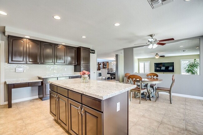 Building Photo - 7543 E Kael Cir