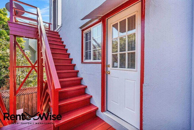 Building Photo - 214 Miramar Ave